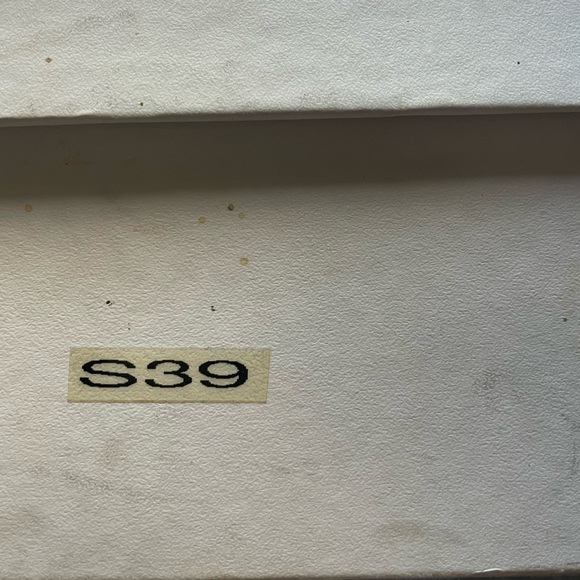 Versace - Picture 8 of 10